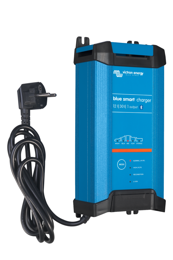 Akulaadija Victron 12V 30A IP22(1)Smart